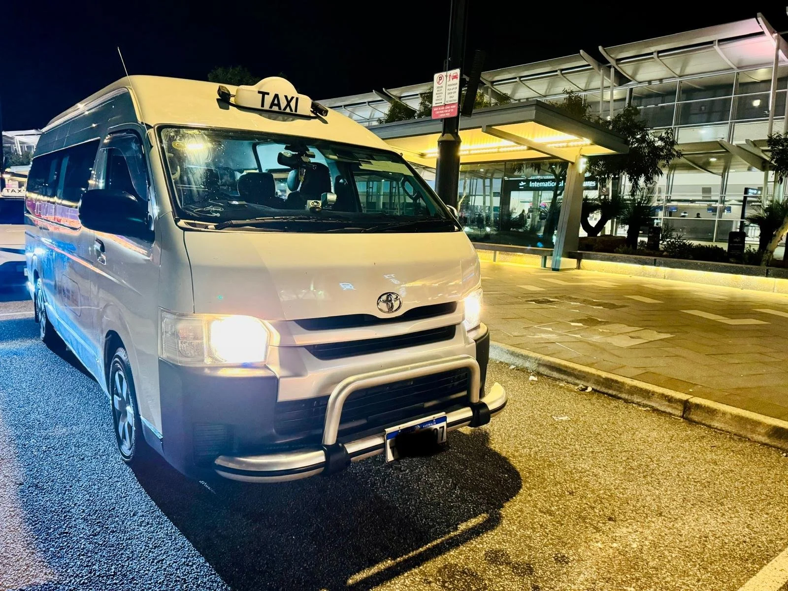 professional Perth airport cab service